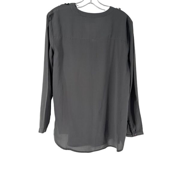 Chicos Top Gray V Neck Button Up Iridescent Sequin Embellished Size 0 US Small - Picture 9 of 9